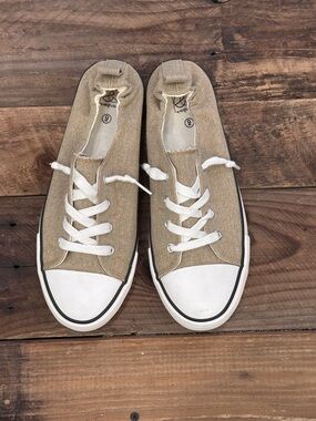Casual Canvas Lace-Up Sneakers - Tan